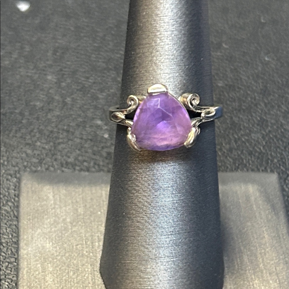 387132 14k yg purple spinel ring